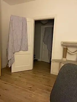 Snapshot of malyshhka chatting on 12/14/24, 01:27 malyshhka online show from 12/14/24, 01:27