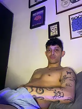 Snapshot of tonysexyboy chatting on 12/16/24, 04:34 tonysexyboy online show from 12/16/24, 04:34