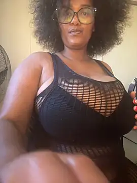 Snapshot of Charlie-Crawford chatting on 11/09/25, 05:17 Charlie-Crawford online show from 11/09/25, 05:17