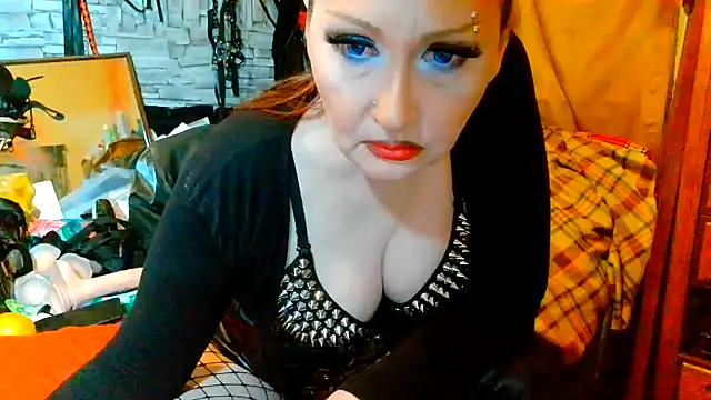 dominatrixredsonyja online show from 05/15/26, 09:00