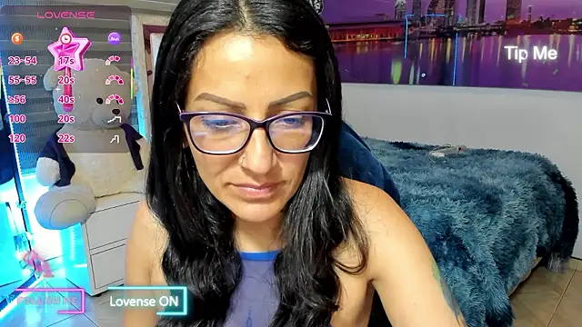 Snapshot of alma_blue chatting on 02/02/26, 10:30 alma blue online show from 02/02/26, 10:30