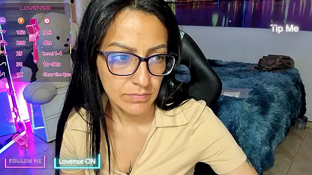 Snapshot of alma_blue chatting on 02/12/26, 10:27 alma blue online show from 02/12/26, 10:27