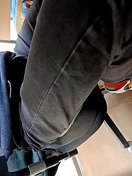 Snapshot of alex89north chatting on 03/19/25, 10:11 alex89north online show from 03/19/25, 10:11