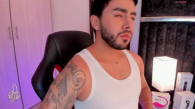 ItsMeEros online show from 02/10/25, 09:47