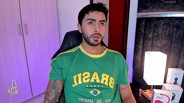 ItsMeEros online show from 02/17/25, 09:52