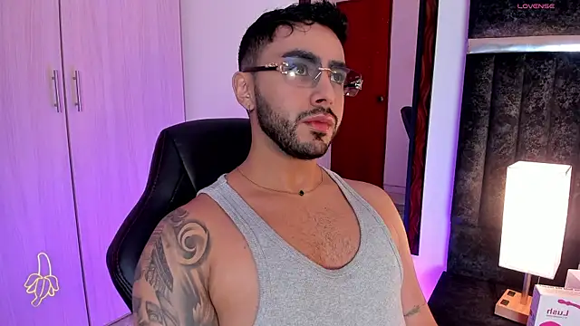 ItsMeEros online show from 03/05/25, 10:43