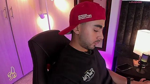 ItsMeEros online show from 10/14/25, 10:54