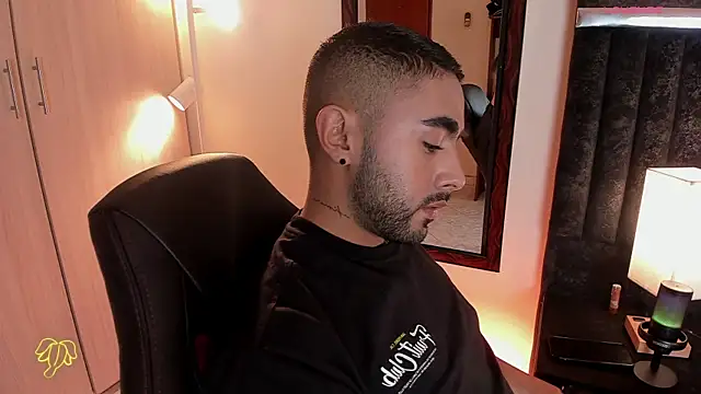 ItsMeEros online show from 11/03/25, 11:04