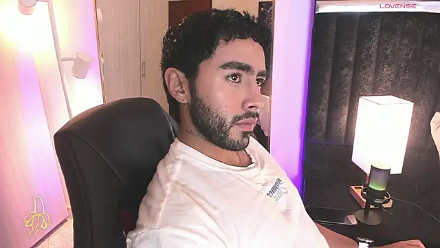 Snapshot of ItsMeEros chatting on 02/18/26, 10:50 ItsMeEros online show from 02/18/26, 10:50