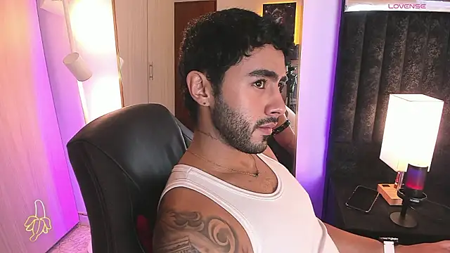 Snapshot of ItsMeEros chatting on 03/06/26, 10:39 ItsMeEros online show from 03/06/26, 10:39