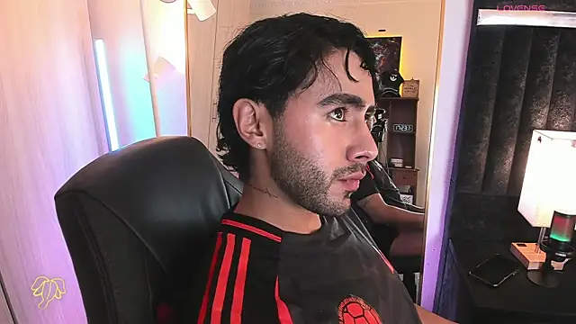 ItsMeEros online show from 06/17/26, 10:21