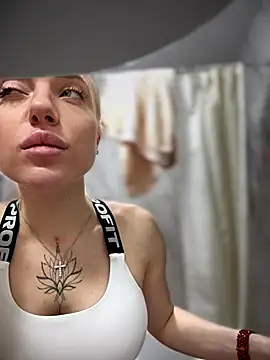 pinkstar  online show from 10/31/25, 04:46