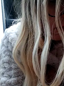 dolcehelena993 online show from 11/15/25, 09:17