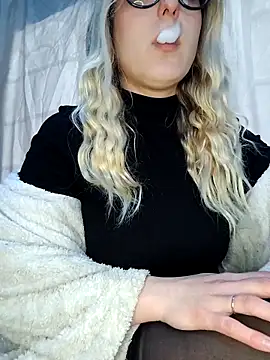 dolcehelena993 online show from 02/11/26, 11:48