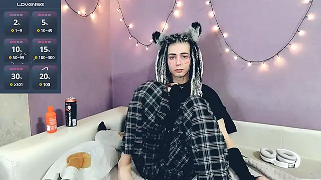 Littlepinkcat online show from 02/14/25, 02:39