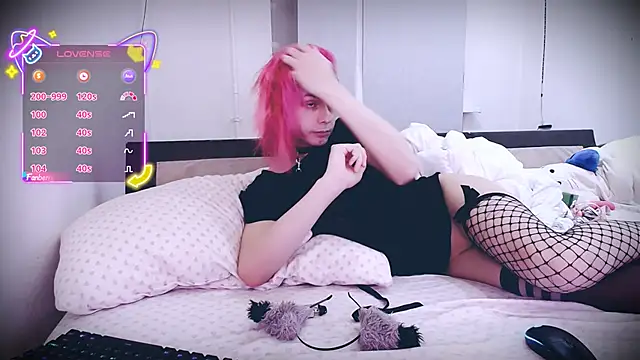 Snapshot of Littlepinkcat chatting on 01/06/26, 02:04 Littlepinkcat online show from 01/06/26, 02:04