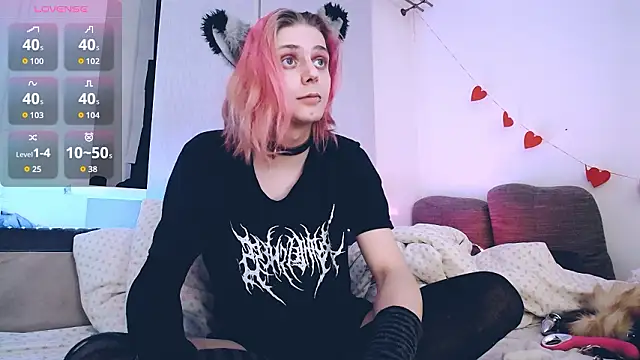 Snapshot of Littlepinkcat chatting on 03/22/26, 04:32 Littlepinkcat online show from 03/22/26, 04:32