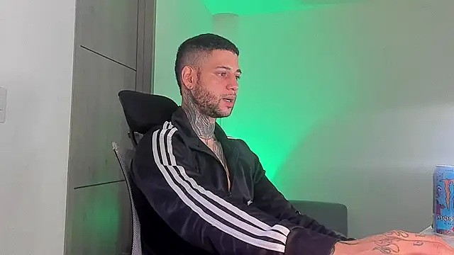  jamesleandros1 online show from 05/10/26, 03:17