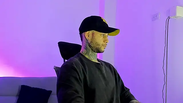  jamesleandros1 online show from 06/19/26, 03:33