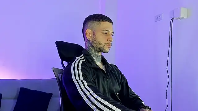  jamesleandros1 online show from 06/25/26, 02:22