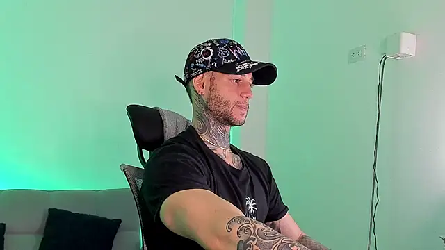  jamesleandros1 online show from 06/28/26, 02:34