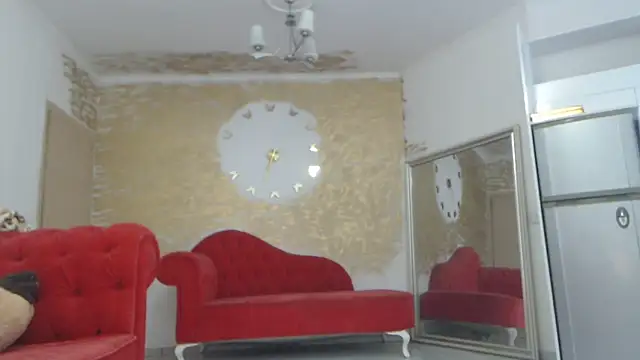 AnnaBellaLuckyXOXO online show from 02/13/25, 08:59