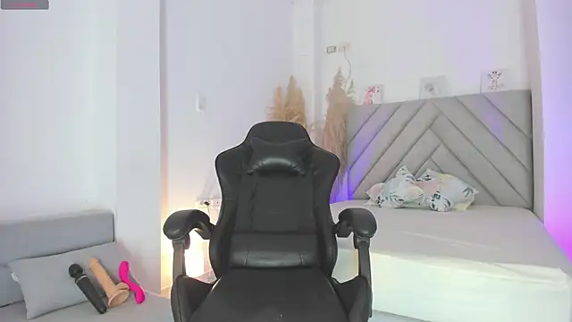 perlacobre999 online show from 02/14/25, 01:08