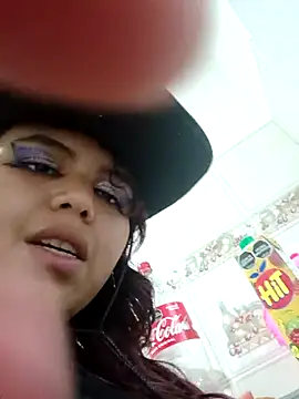 Snapshot of SabinaMerchetti chatting on 02/03/26, 02:53 SabinaMerchetti online show from 02/03/26, 02:53