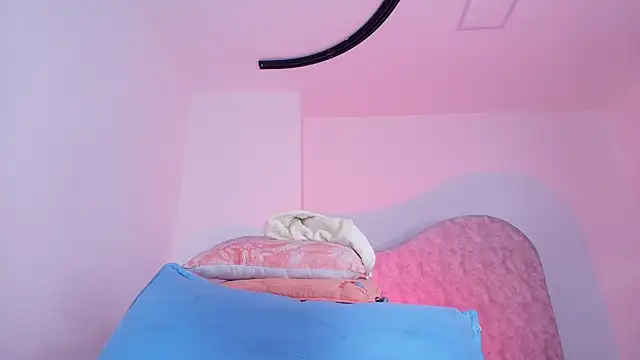 naomi kyse online show from 06/29/26, 03:13