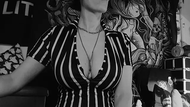 Silentmary online show from 06/11/26, 05:49