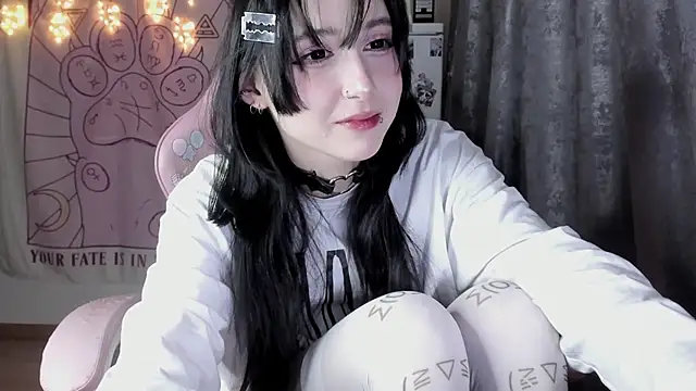 Snapshot of Holy420lolii chatting on 11/10/25, 06:29 Holy420lolii online show from 11/10/25, 06:29