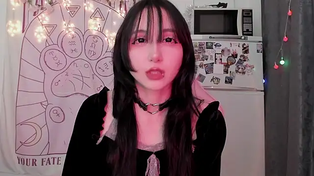 Snapshot of Holy420lolii chatting on 01/16/26, 05:50 Holy420lolii online show from 01/16/26, 05:50