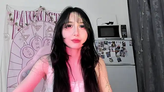 Snapshot of Holy420lolii chatting on 03/01/26, 05:04 Holy420lolii online show from 03/01/26, 05:04