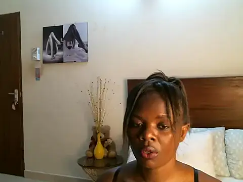 Snapshot of pay_tience chatting on 03/18/26, 02:15 pay tience online show from 03/18/26, 02:15