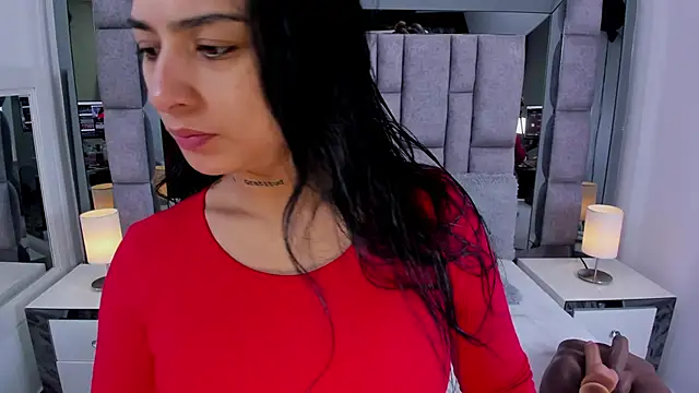 EMMAHILL1 online show from 05/11/26, 11:05