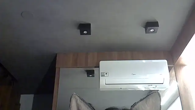 Skinny-Kitten online show from 10/13/25, 02:33