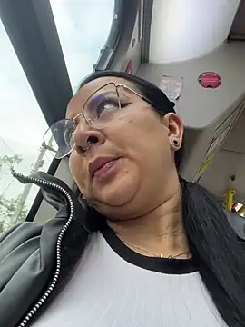 Abril Luv online show from 03/05/25, 12:00