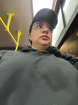 Abril Luv online show from 03/15/25, 10:24