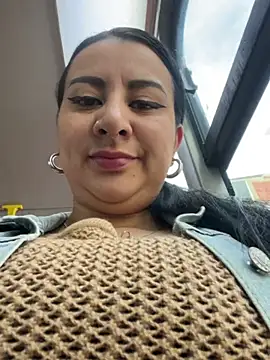 Abril Luv online show from 03/18/25, 12:03