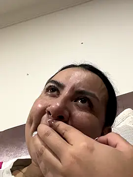 Abril Luv online show from 09/10/25, 01:49