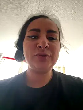 Abril Luv online show from 11/14/25, 01:43