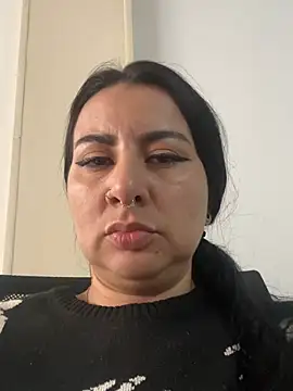 Abril Luv online show from 04/25/26, 01:41