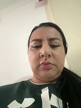 Snapshot of Abril_Luv chatting on 05/16/26, 11:42 Abril Luv online show from 05/16/26, 11:42