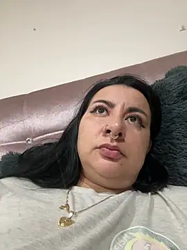 Snapshot of Abril_Luv chatting on 06/01/26, 01:07 Abril Luv online show from 06/01/26, 01:07