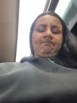 Snapshot of Abril_Luv chatting on 06/17/26, 12:13 Abril Luv online show from 06/17/26, 12:13