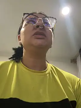 Snapshot of Abril_Luv chatting on 06/22/26, 03:25 Abril Luv online show from 06/22/26, 03:25