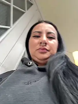 Snapshot of Abril_Luv chatting on 06/29/26, 12:49 Abril Luv online show from 06/29/26, 12:49