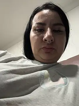 Snapshot of Abril_Luv chatting on 07/02/26, 01:16 Abril Luv online show from 07/02/26, 01:16