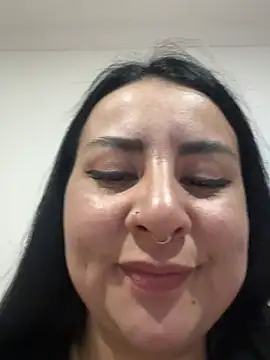 Snapshot of Abril_Luv chatting on 07/10/26, 02:05 Abril Luv online show from 07/10/26, 02:05
