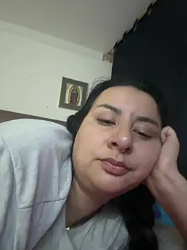 Snapshot of Abril_Luv chatting on 07/20/26, 12:47 Abril Luv online show from 07/20/26, 12:47